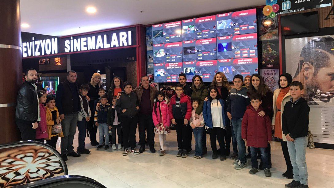 ÖNEM Projesi Kapsamında Hamiler ve Öğrenciler Sinemada Film İzlediler, Altaş Tv'yi Ziyaret Ettiler